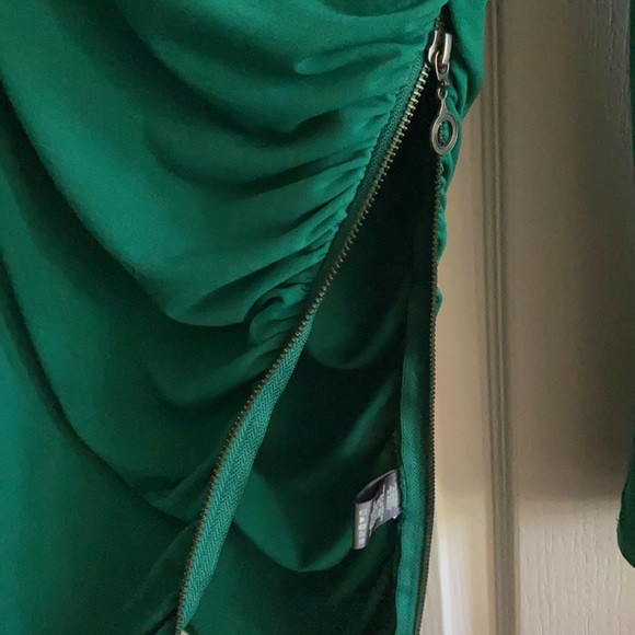 Beautiful too - Picture 4 of 4